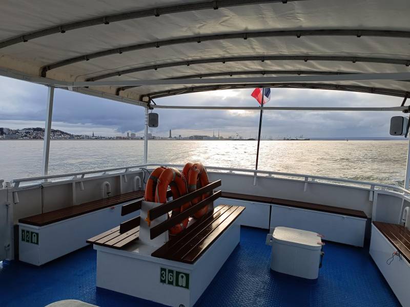 Dispersion et immersion de cendres funéraires en mer PF Lemonnier